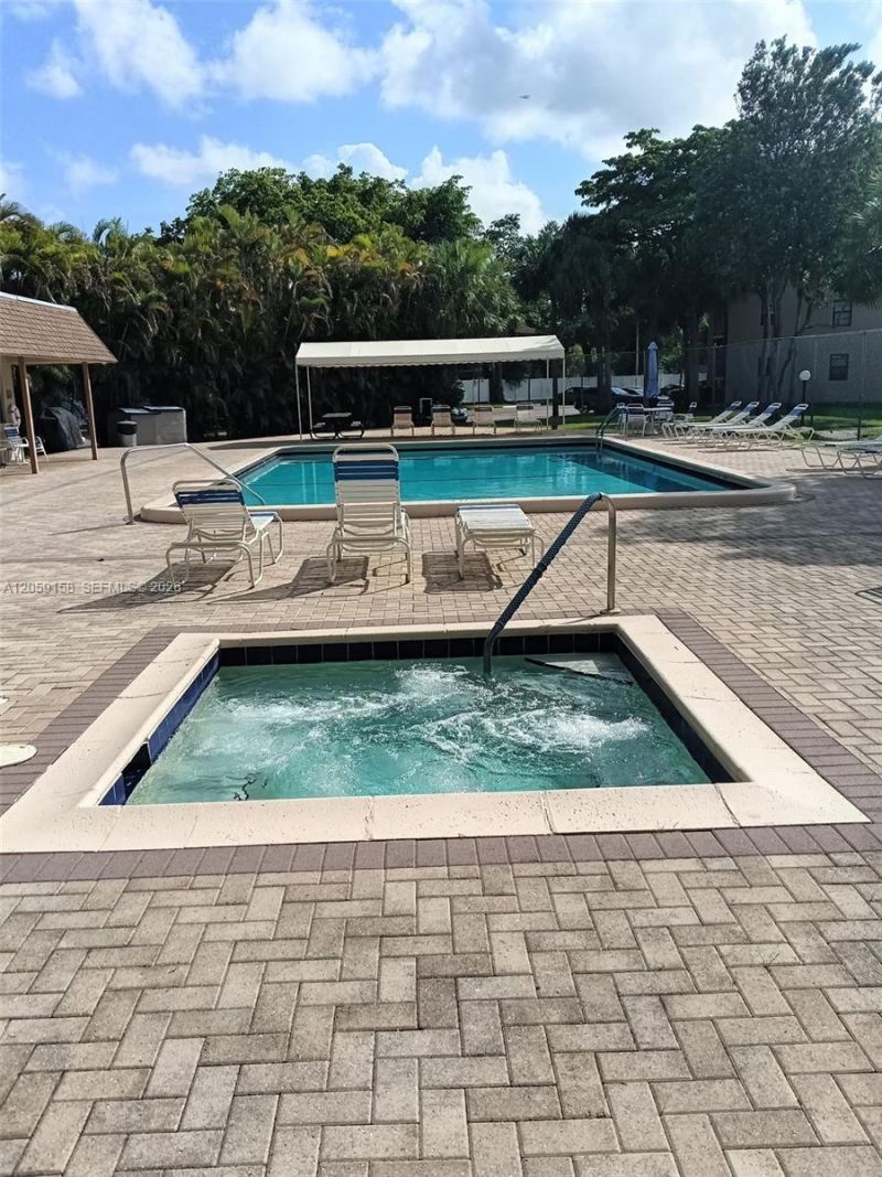 6090 N Sabal Palm Blvd, Unit 311, Tamarac, FL 33319 Photo