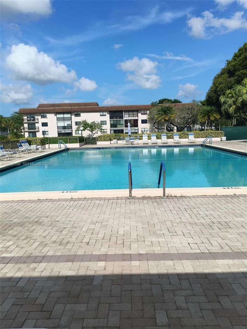 6090 N Sabal Palm Blvd, Unit 311, Tamarac, FL 33319 Photo