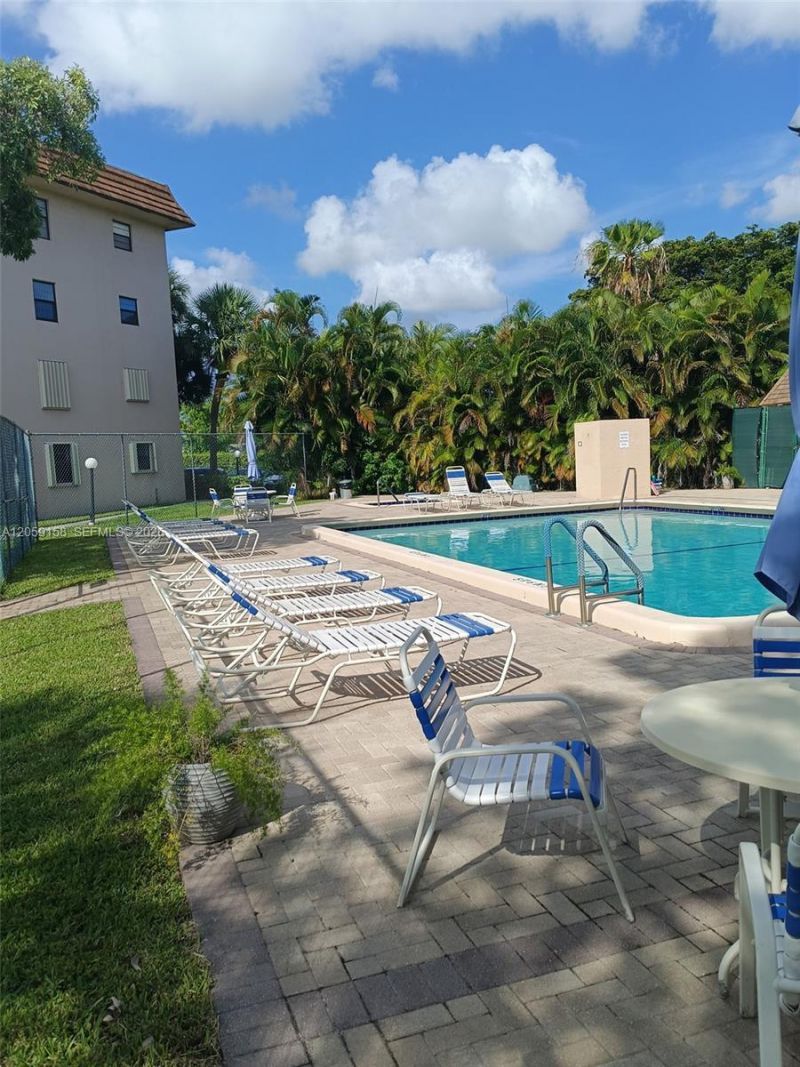 6090 N Sabal Palm Blvd, Unit 311, Tamarac, FL 33319 Photo