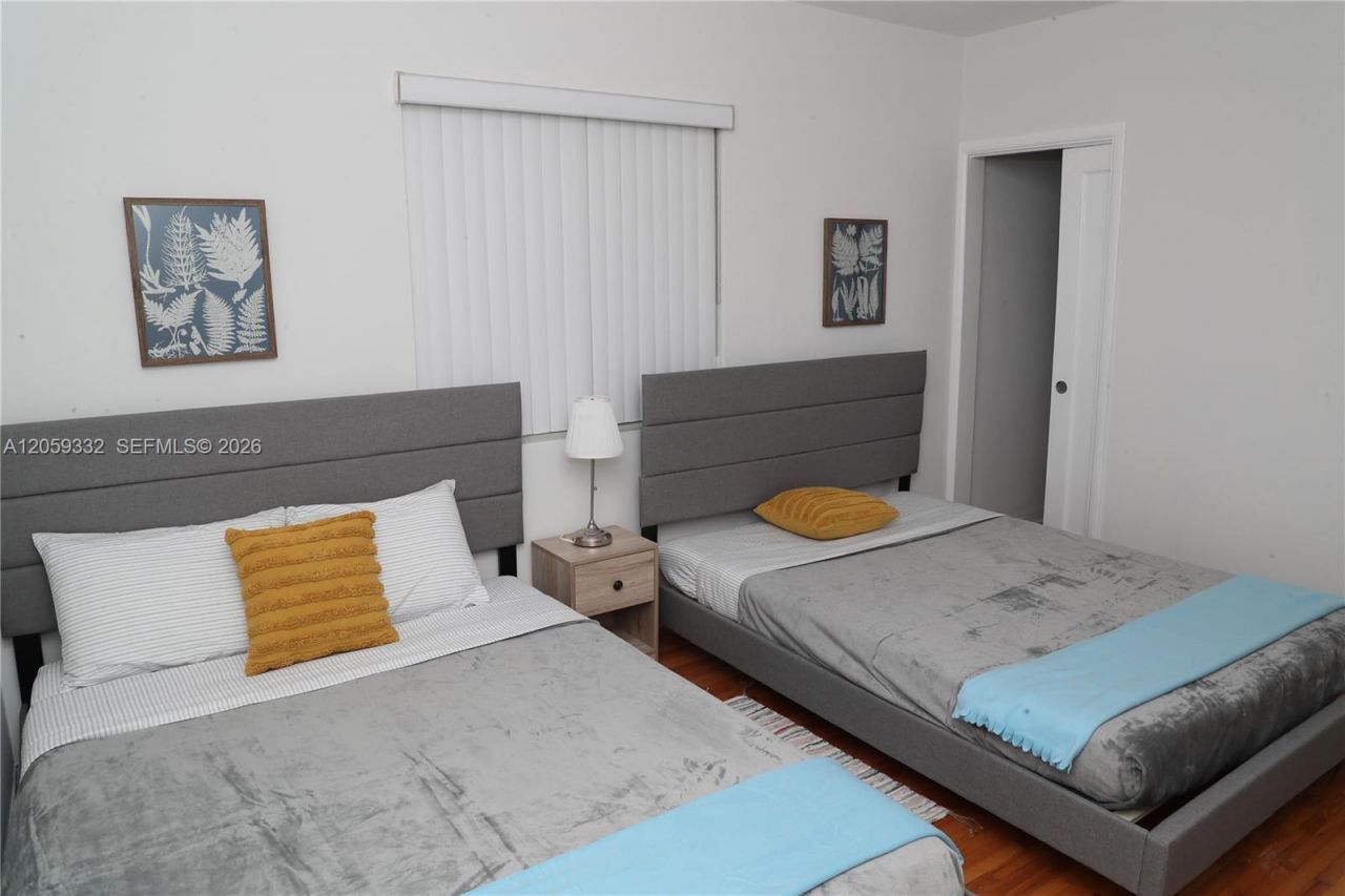 215 Antilla Ave , Unit 4, Coral Gables, FL 33134 Photo