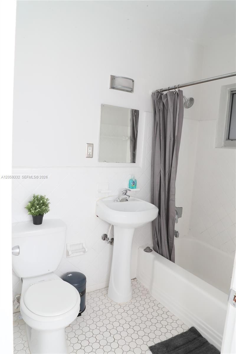 215 Antilla Ave , Unit 4, Coral Gables, FL 33134 Photo