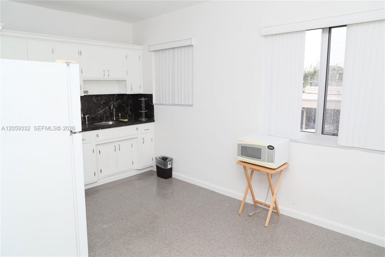 215 Antilla Ave , Unit 4, Coral Gables, FL 33134 Photo