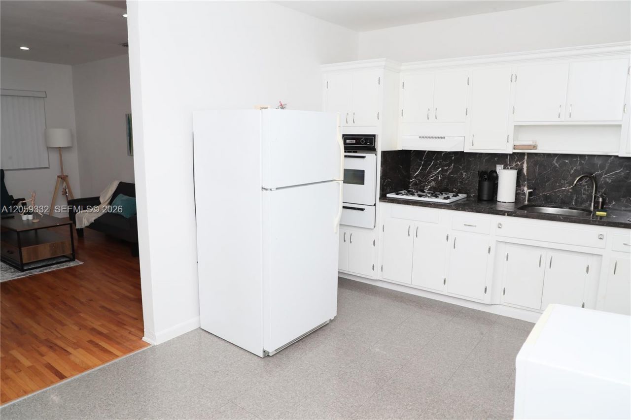 215 Antilla Ave , Unit 4, Coral Gables, FL 33134 Photo
