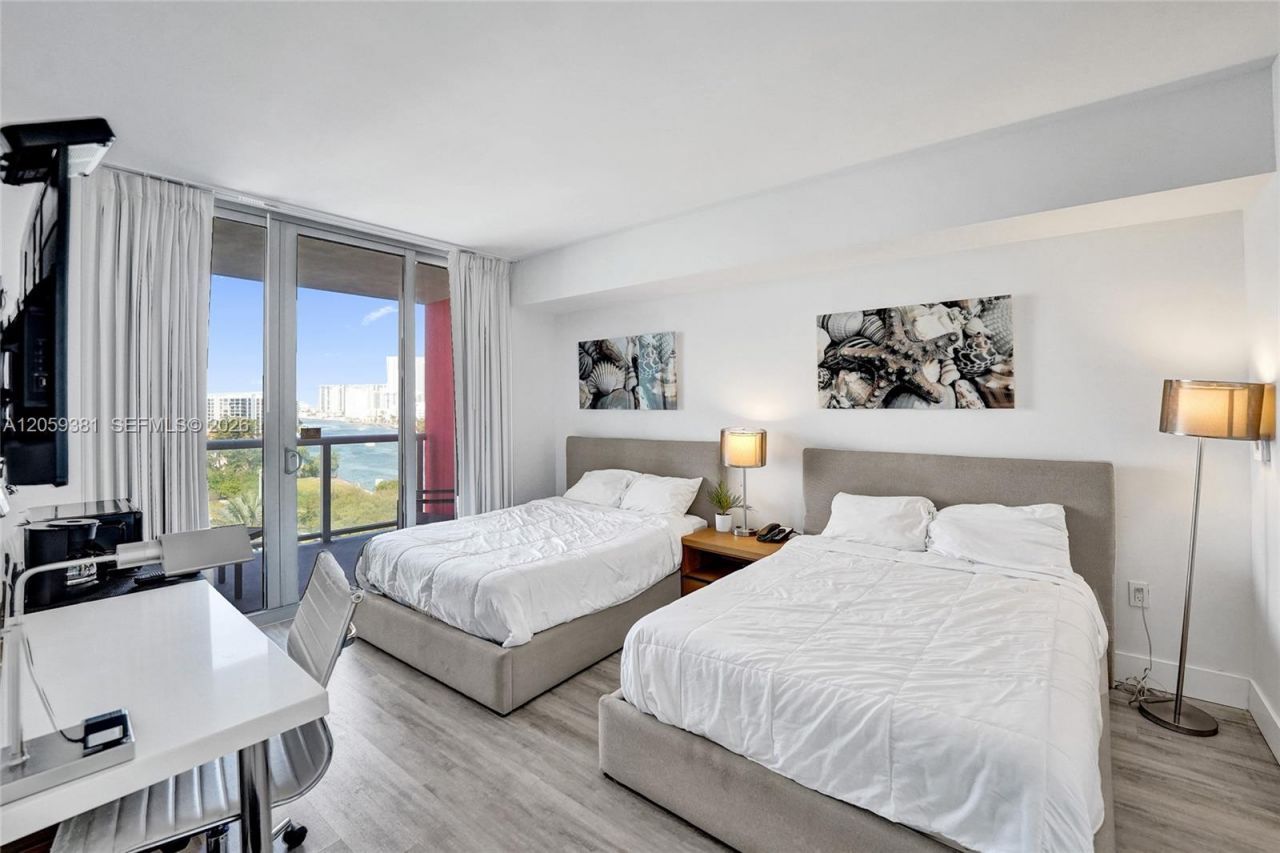 2602 E Hallandale Beach Blvd, Unit R906, Hallandale Beach, FL 33009 Photo
