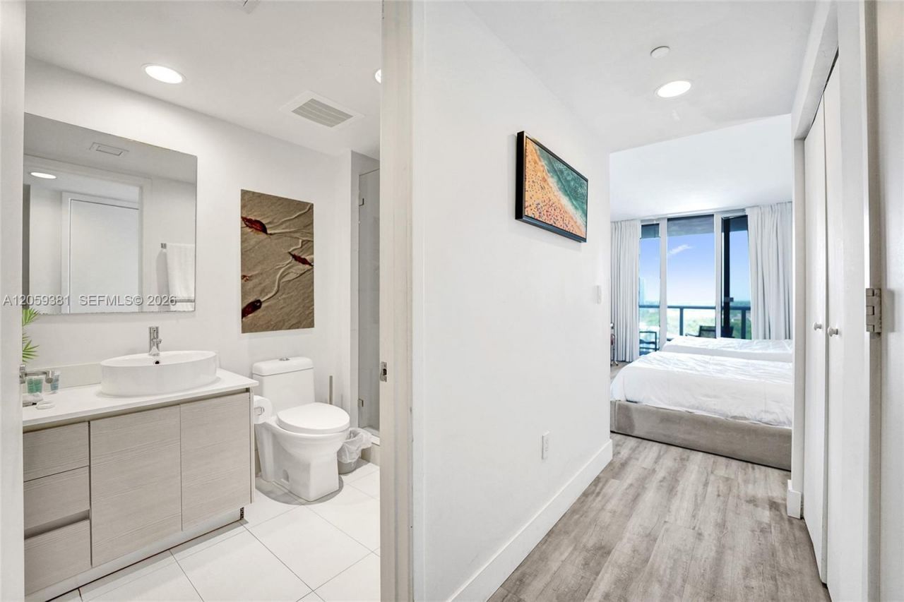 2602 E Hallandale Beach Blvd, Unit R906, Hallandale Beach, FL 33009 Photo