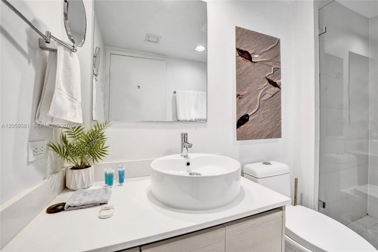 2602 E Hallandale Beach Blvd, Unit R906, Hallandale Beach, FL 33009 Photo
