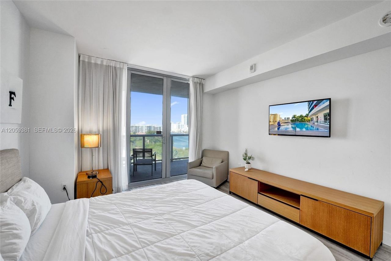 2602 E Hallandale Beach Blvd, Unit R906, Hallandale Beach, FL 33009 Photo