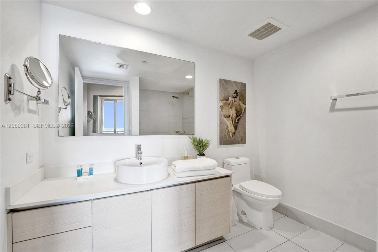 2602 E Hallandale Beach Blvd, Unit R906, Hallandale Beach, FL 33009 Photo