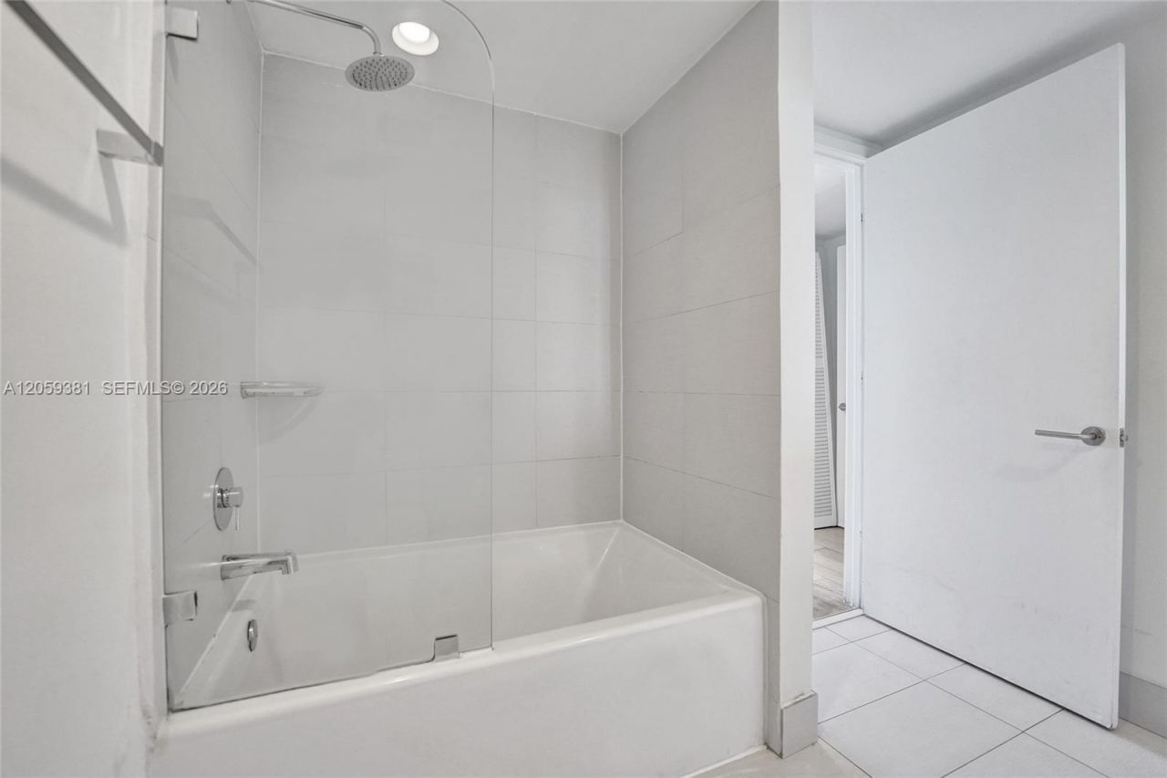 2602 E Hallandale Beach Blvd, Unit R906, Hallandale Beach, FL 33009 Photo