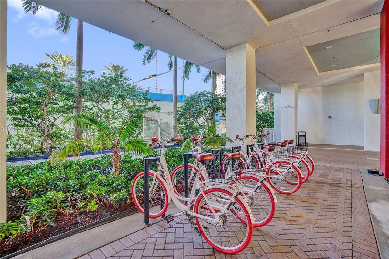 2602 E Hallandale Beach Blvd, Unit R906, Hallandale Beach, FL 33009 Photo