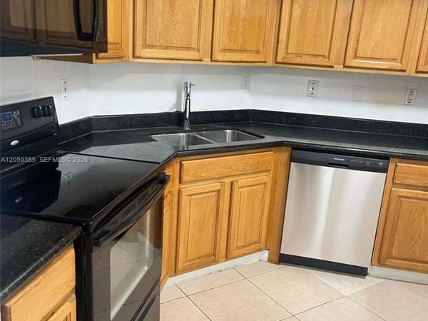 7410 SW 82nd St , Unit K312, Miami, FL 33143
