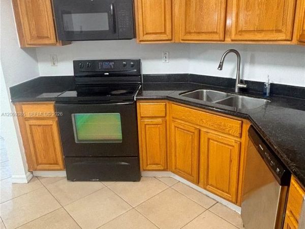 7410 SW 82nd St, Unit K312, Miami, FL 33143