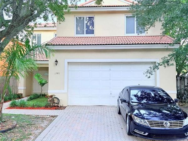 1581 SW 106 AVE , Pembroke Pines, FL 33025