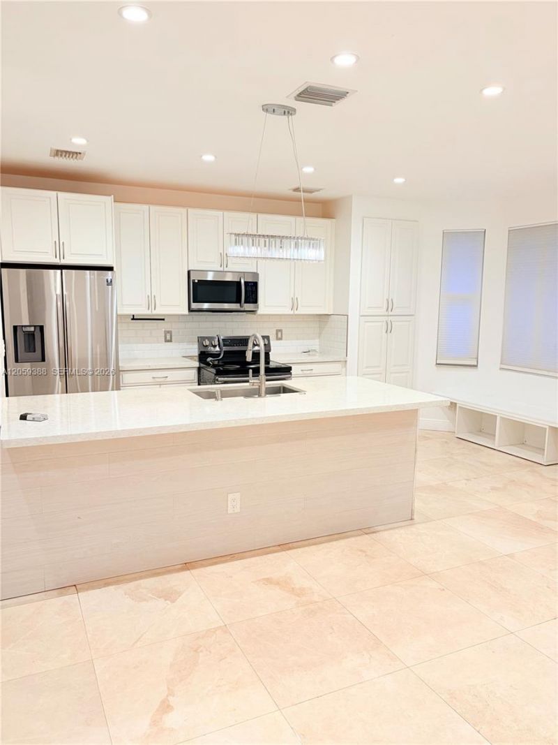 1581 SW 106 Ave, Pembroke Pines, FL 33025 Photo