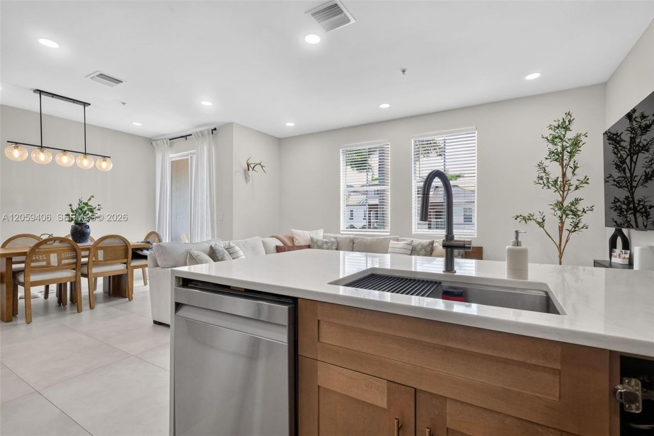 4301 SW 160th Ave, Unit 202, Miramar, FL 33027 Photo