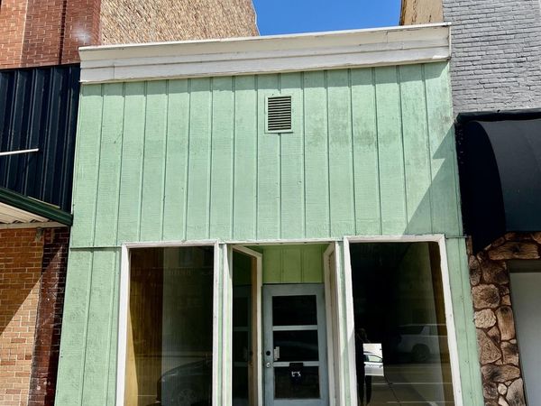 141 E Main Street, Reedsburg, WI 53959