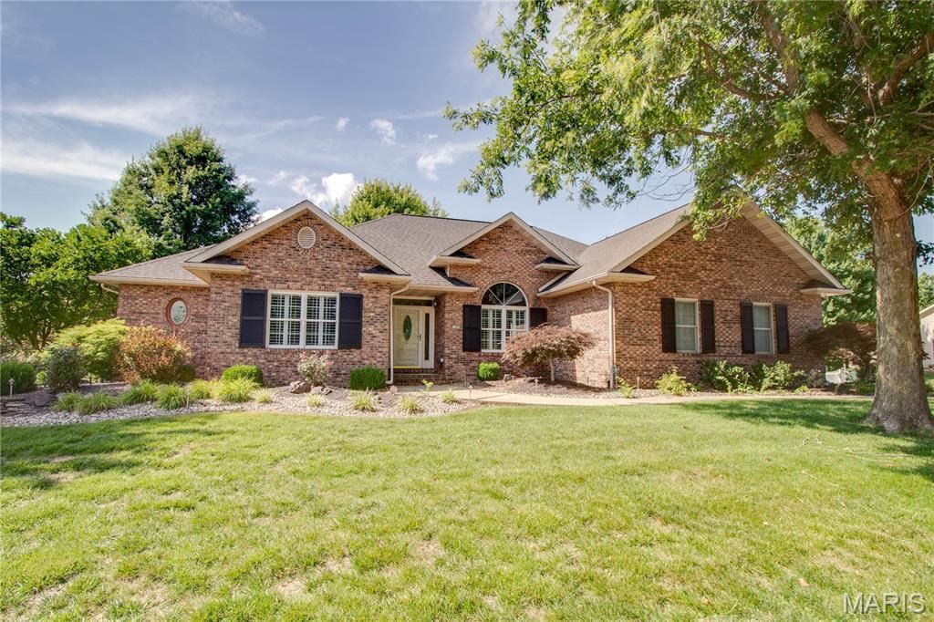1400 White Oak Trail , Godfrey, IL 62035 Main Photo