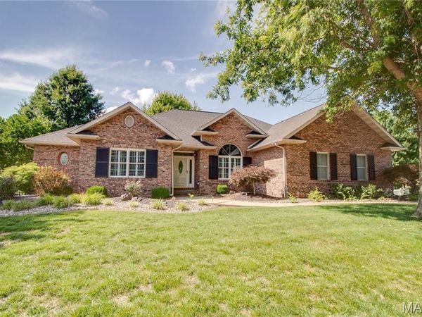 1400 White Oak Trail , Godfrey, IL 62035