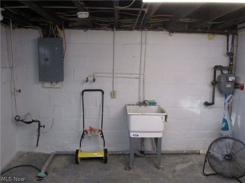256 Sues Court, Akron, OH 44311 Photo 31