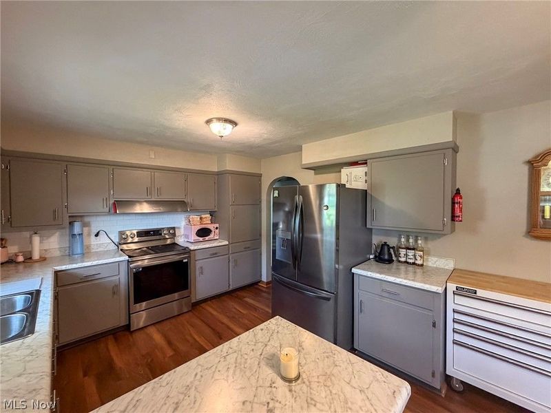 568 12th Street NW, Carrollton, OH 44615 Photo 9
