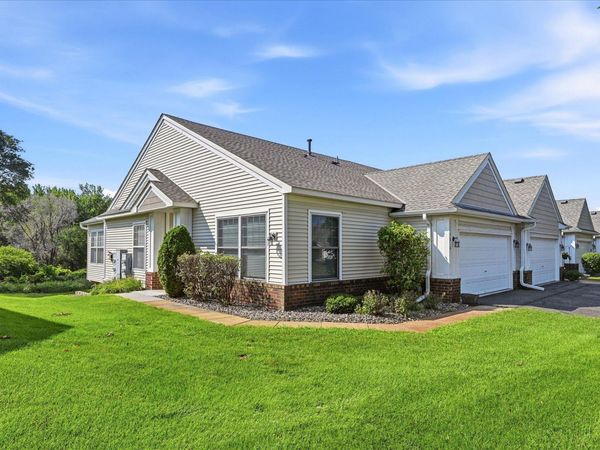 5818 Prairie Ridge Drive , Shoreview, MN 55126