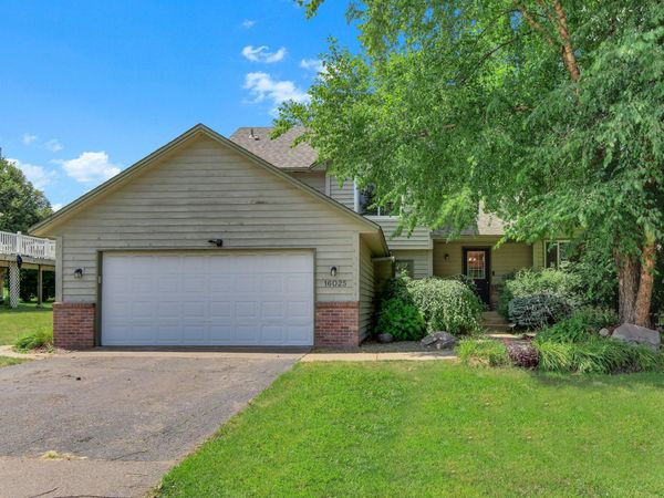 16025 Grove Trail , Lakeville, MN 55044