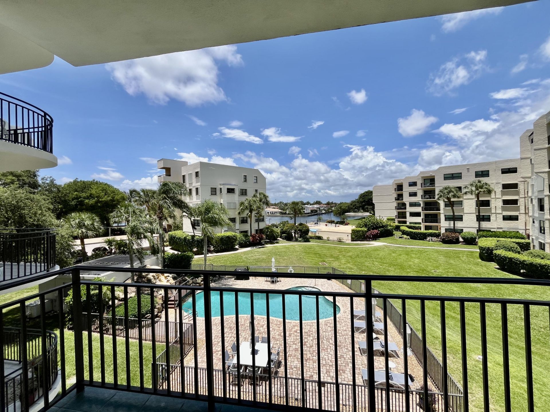 370 Golfview Road, Unit 302, North Palm Beach, FL 33408 Photo
