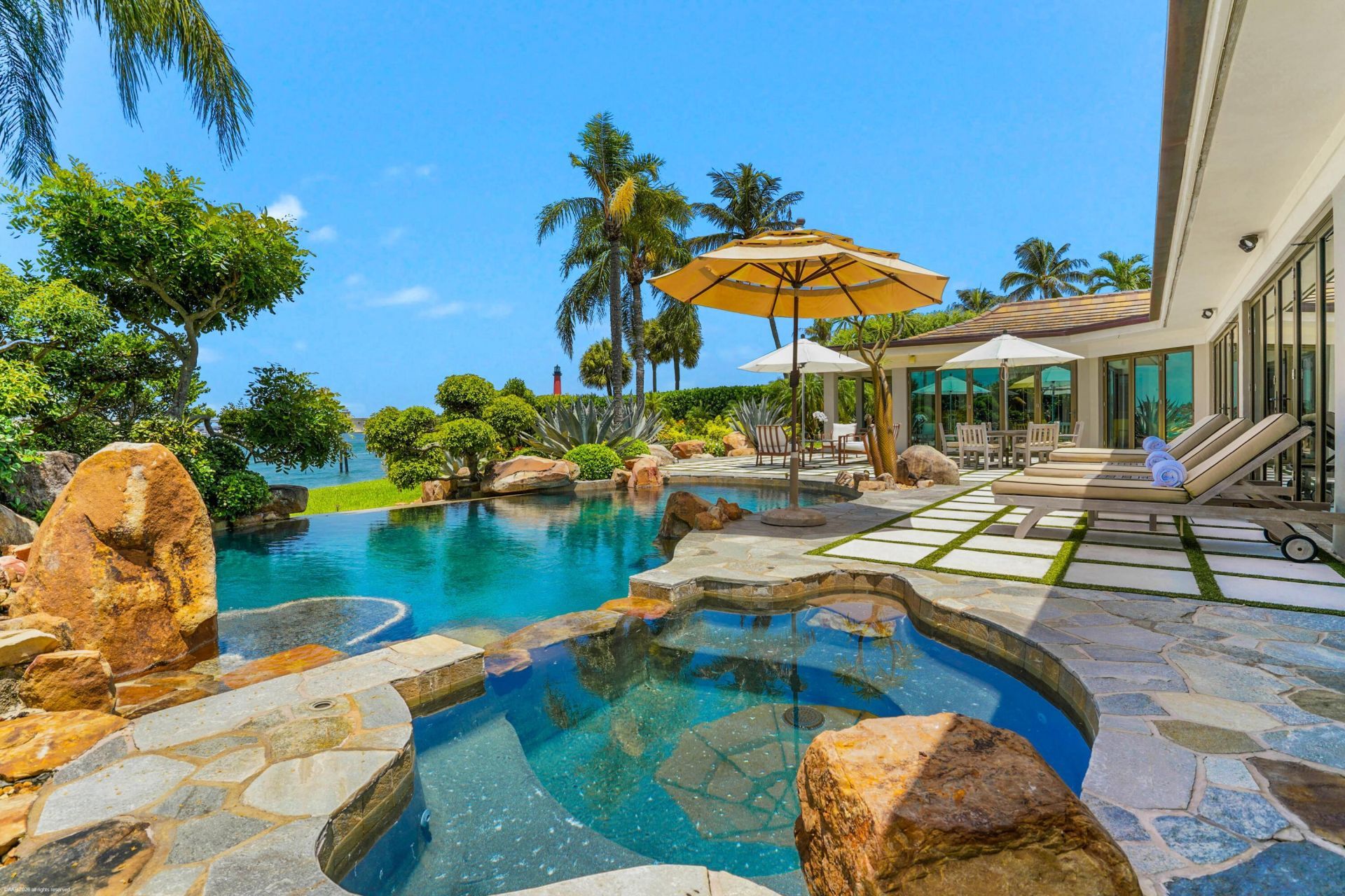 90 Lighthouse Drive, Jupiter Inlet Colony, FL 33469 Photo