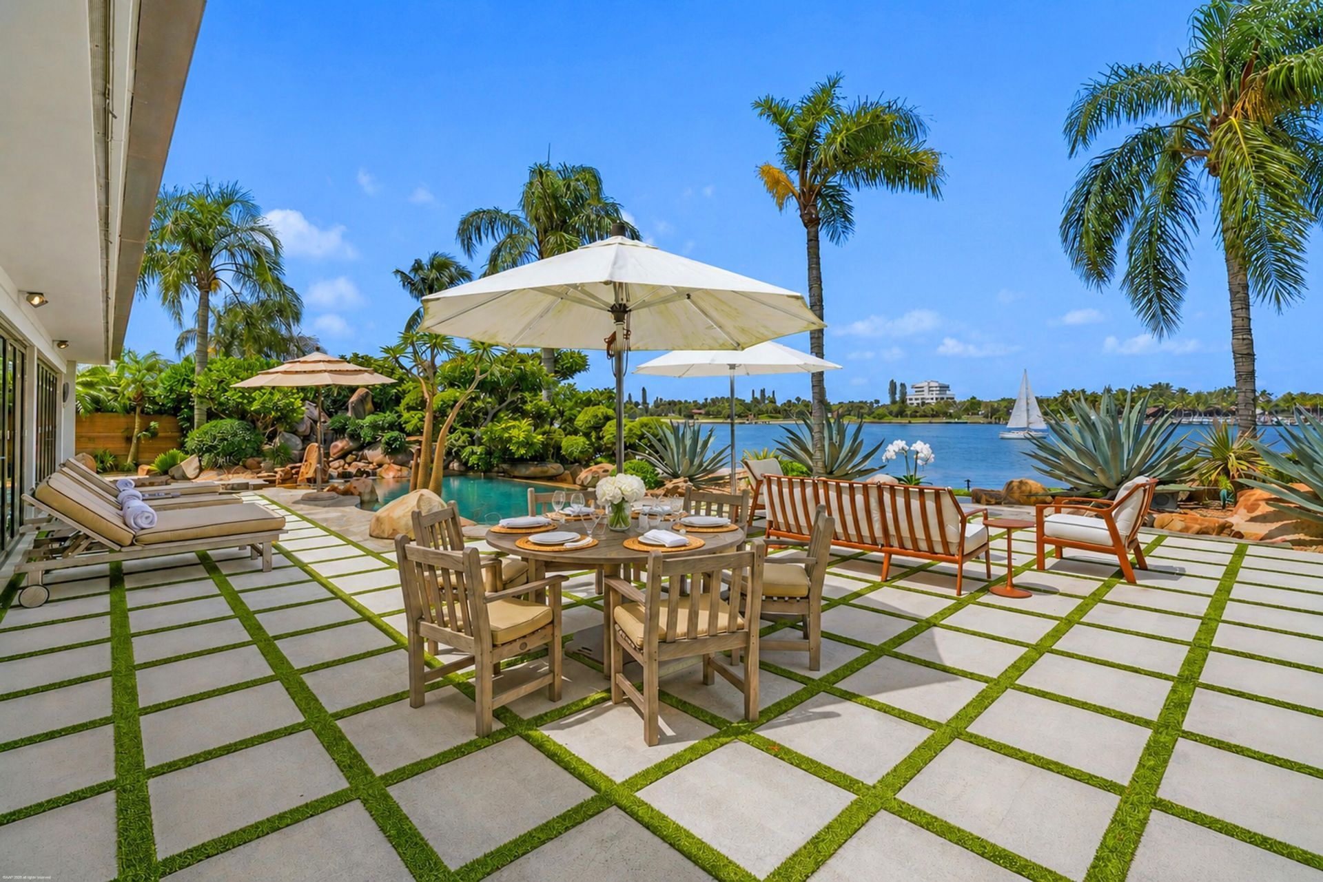 90 Lighthouse Drive, Jupiter Inlet Colony, FL 33469 Photo