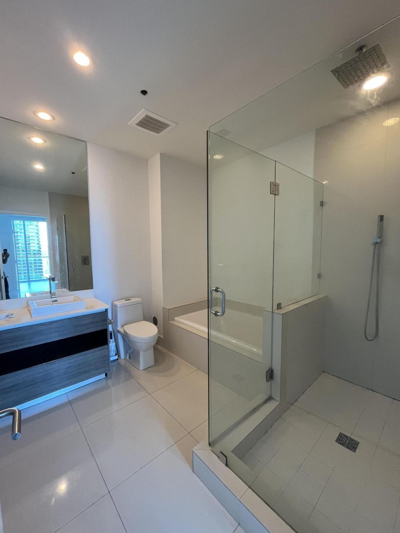 1100 S Miami Avenue, Unit 4209, Miami, FL 33130 Photo