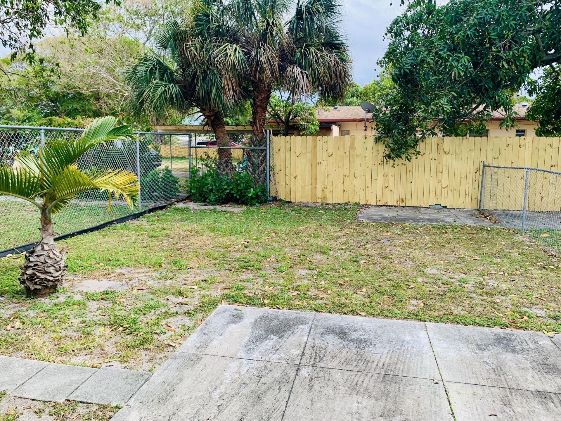 417 NE 2nd Street, Boynton Beach, FL 33435 Photo