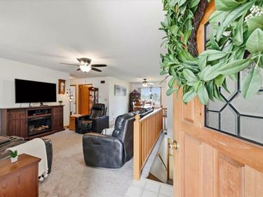 6 HACKETT Drive, OAKLAND, IA 51560