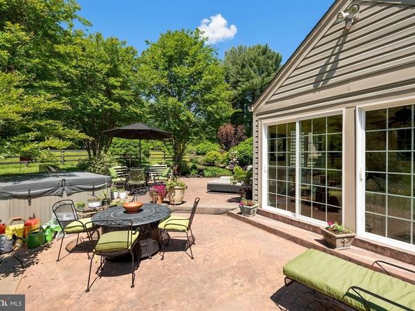 636 WALKER ROAD, GREAT FALLS, VA 22066