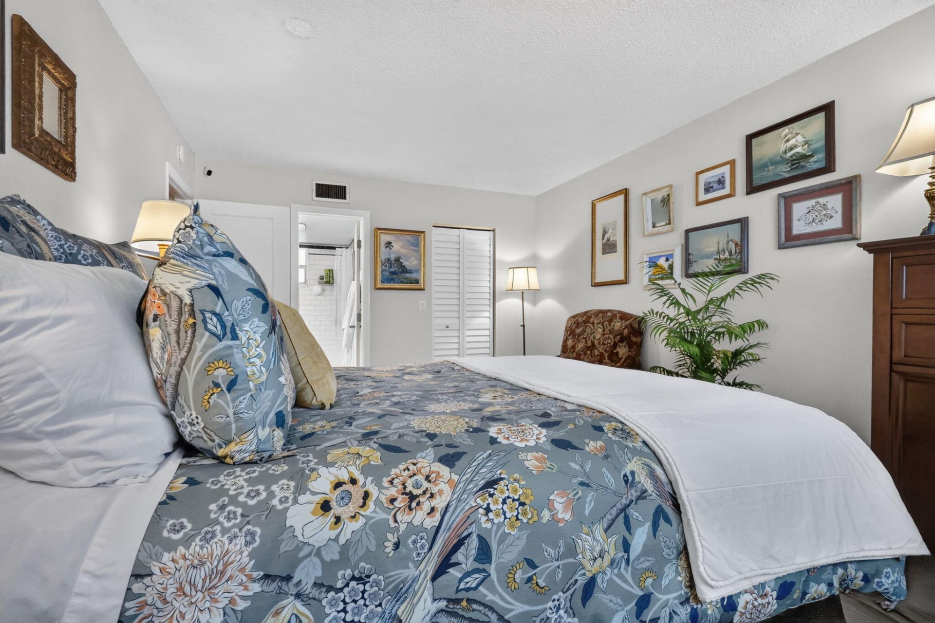 709 Lori Drive, Unit 211, Palm Springs, FL 33461 Photo
