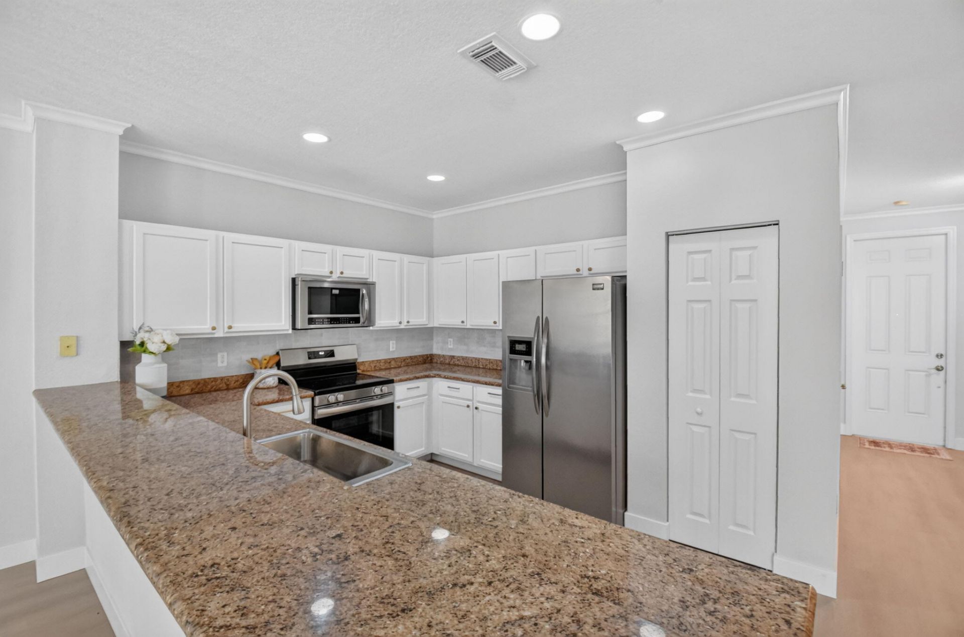 3085 N Evergreen Circle, Boynton Beach, FL 33426 Photo