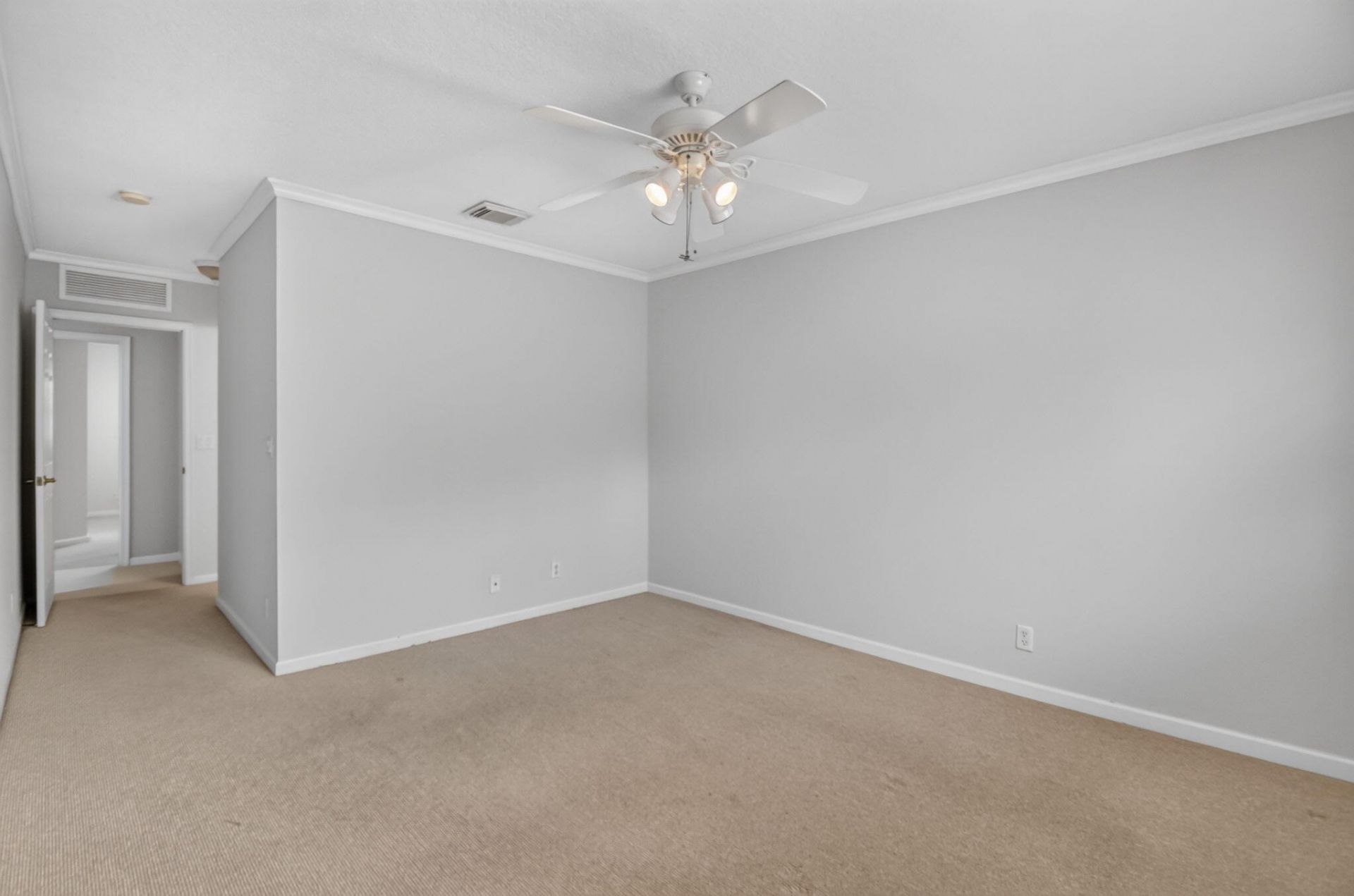 3085 N Evergreen Circle, Boynton Beach, FL 33426 Photo