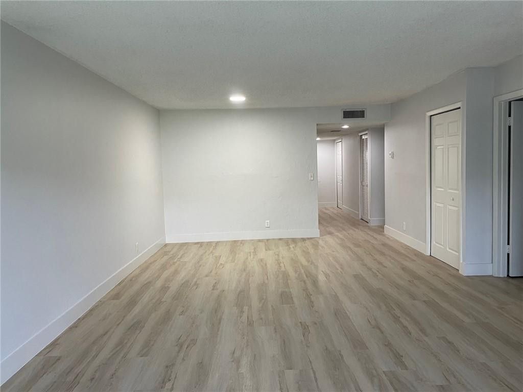 235 Lakeview Drive, Unit 102, Weston, FL 33326 Photo