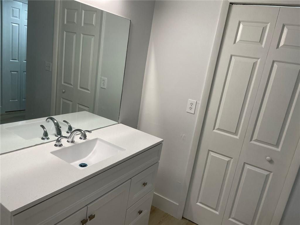 235 Lakeview Drive, Unit 102, Weston, FL 33326 Photo