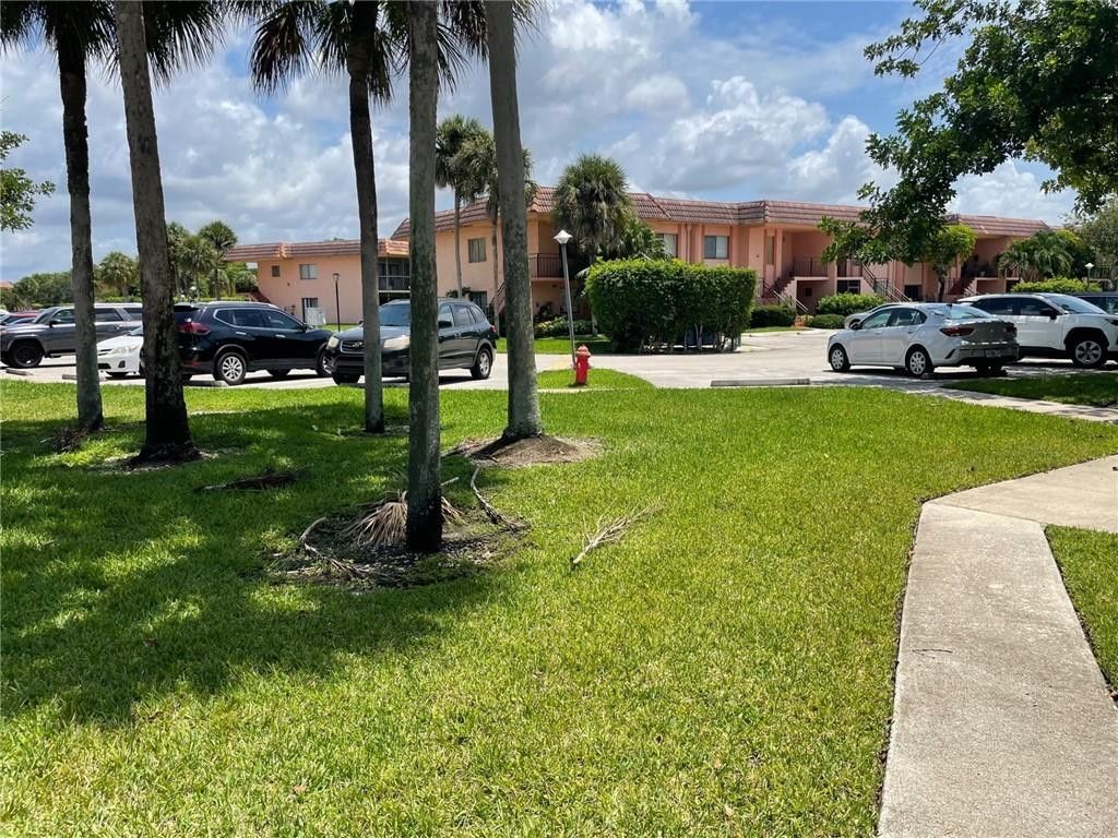 235 Lakeview Drive, Unit 102, Weston, FL 33326 Photo