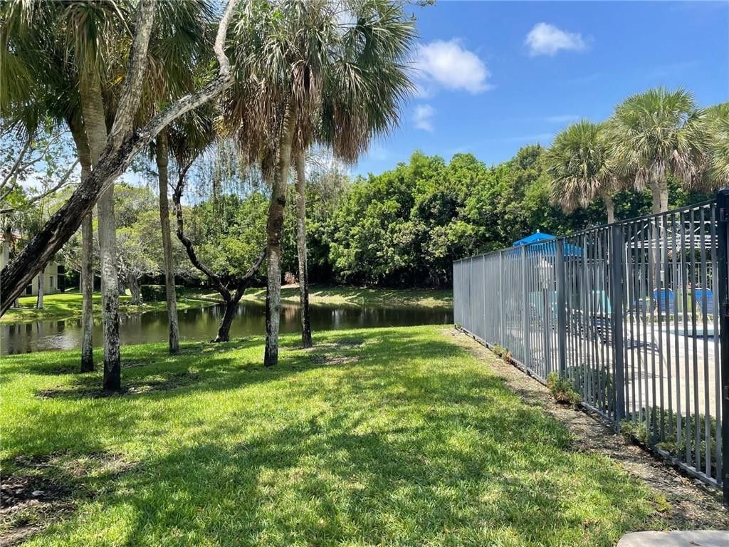235 Lakeview Drive, Unit 102, Weston, FL 33326 Photo