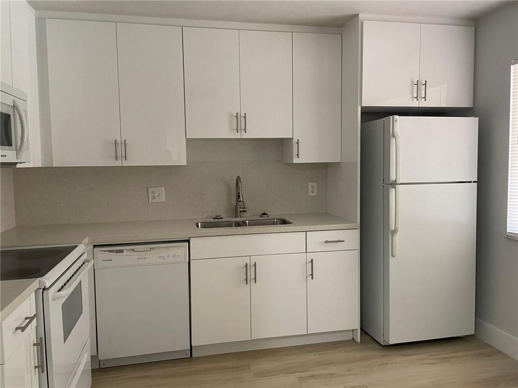 235 Lakeview Drive, Unit 102, Weston, FL 33326 Photo