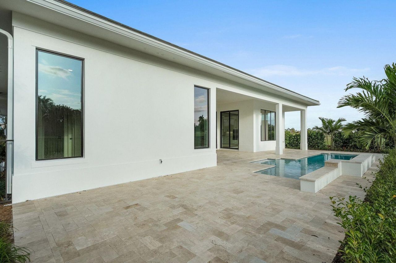 110 SE Via Verona, Port Saint Lucie, FL 34984 Photo