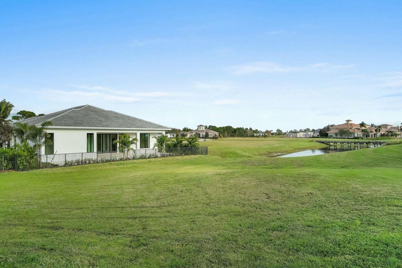 110 SE Via Verona, Port Saint Lucie, FL 34984 Photo