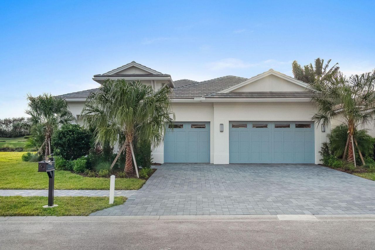 110 SE Via Verona, Port Saint Lucie, FL 34984 Photo