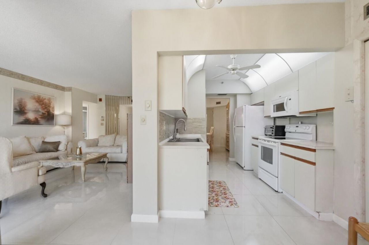 7400 Radice Court, Unit 202, Lauderhill, FL 33319 Photo