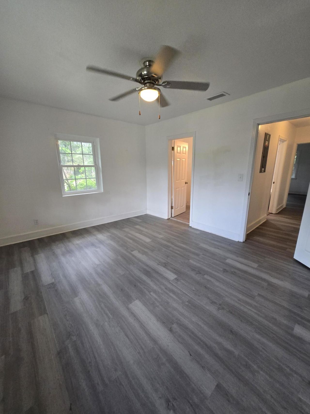 8305 Hogan Road, Jacksonville, FL 32216 Photo
