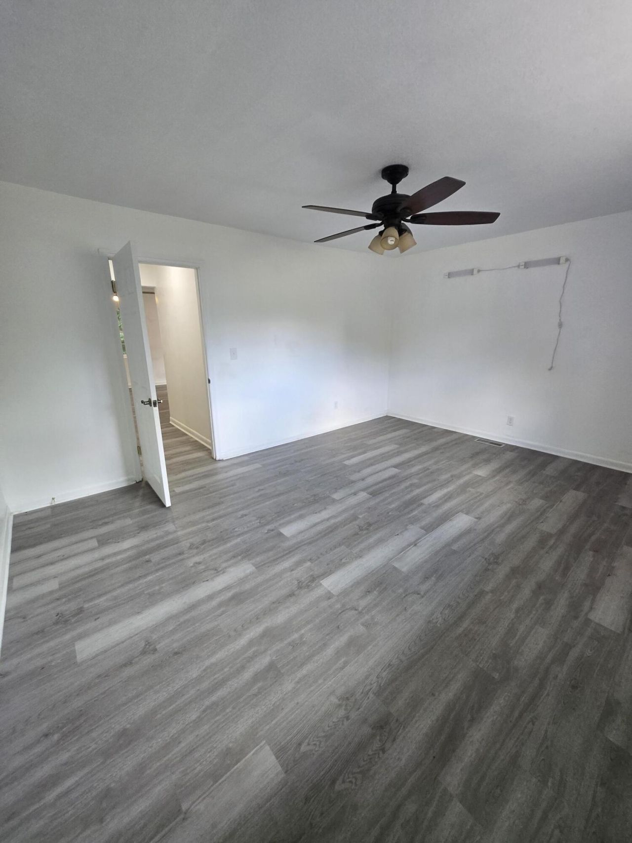 8305 Hogan Road, Jacksonville, FL 32216 Photo