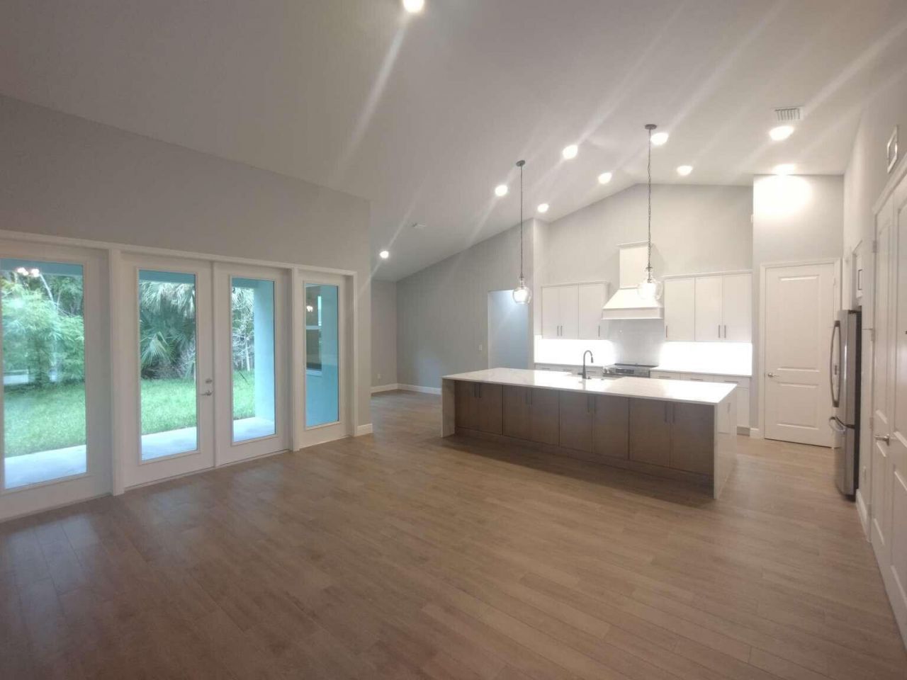 662 NE Waverly Terrace, Jensen Beach, FL 34957 Photo