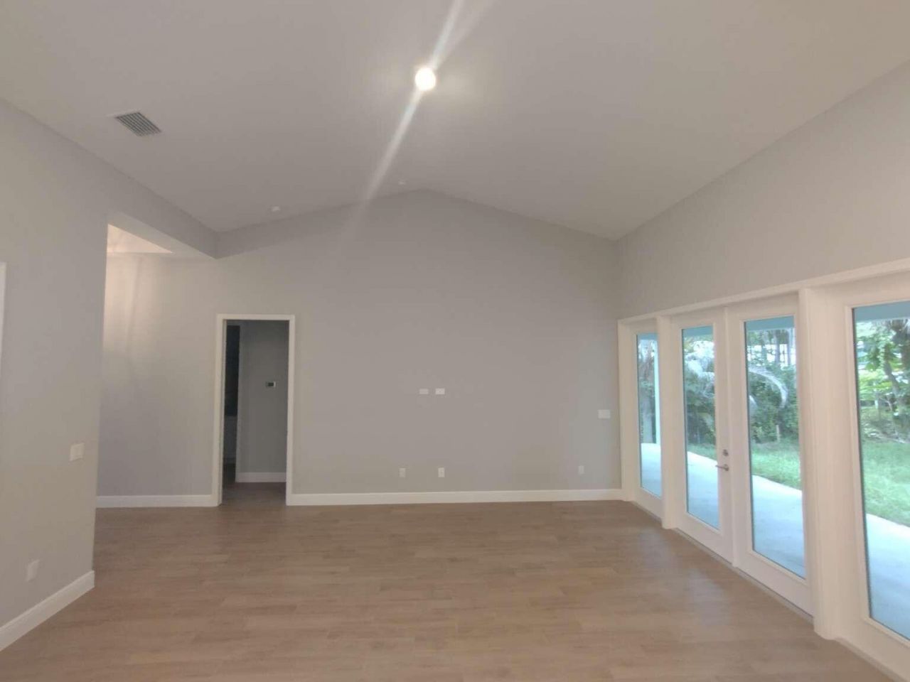 662 NE Waverly Terrace, Jensen Beach, FL 34957 Photo