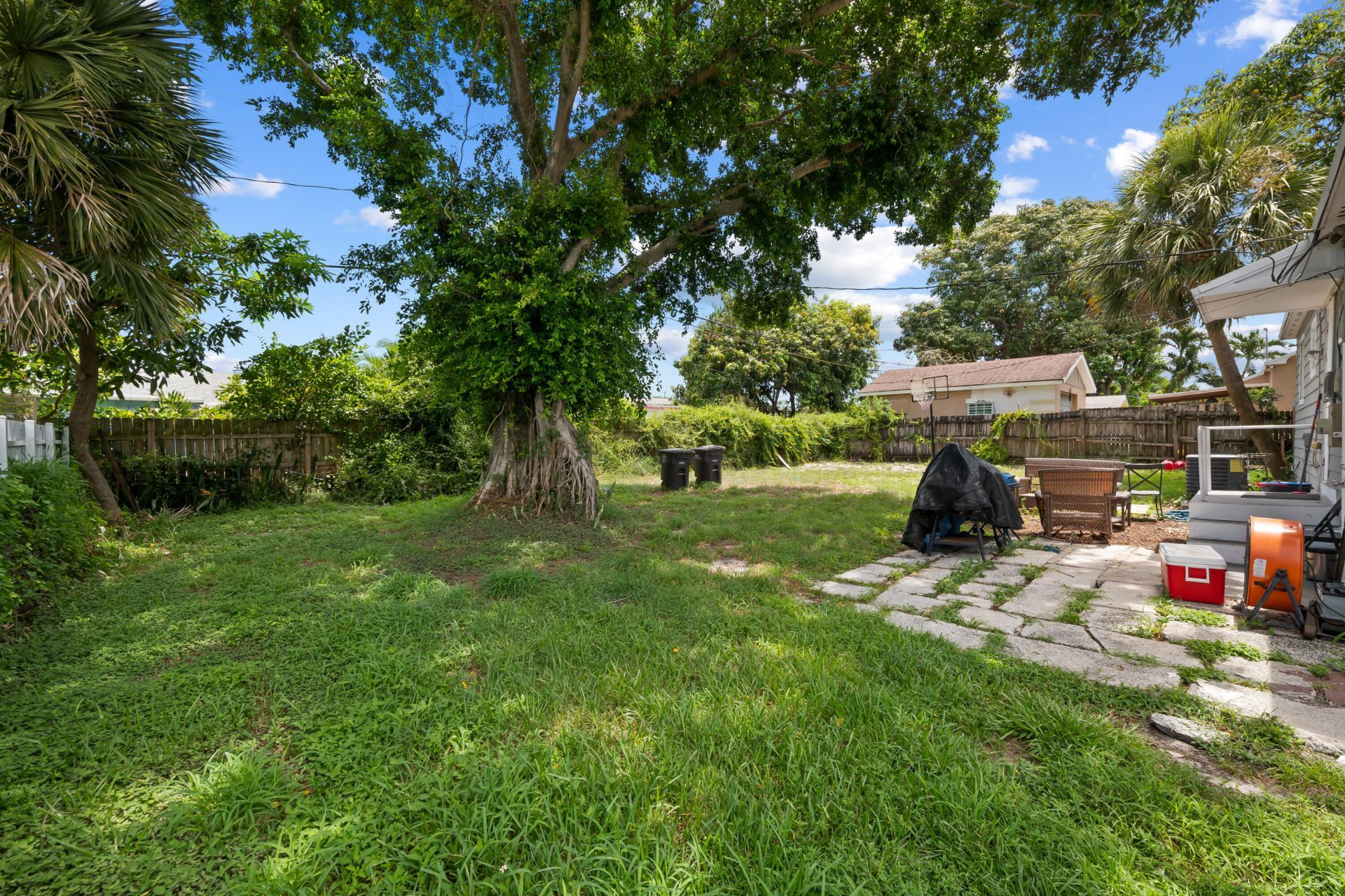 947 43rd Street, West Palm Beach, FL 33407 Photo